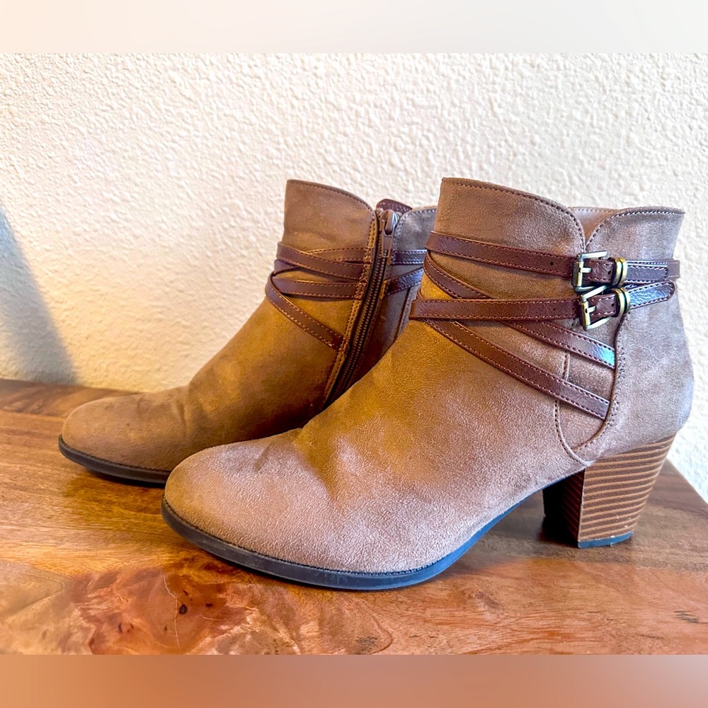 Lifestride Womens Jezebel bottles